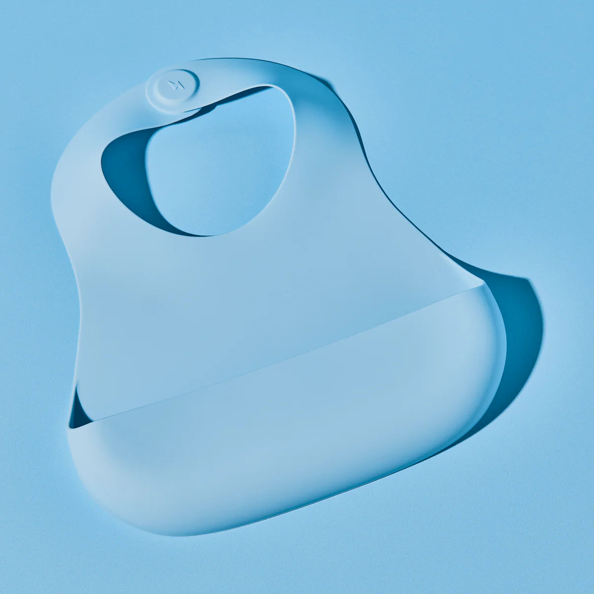 Blueberry Burst Magnetic Bib